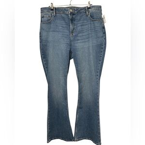 NWT Old Navy Extra High-Rise Flare Jeans – Size 18